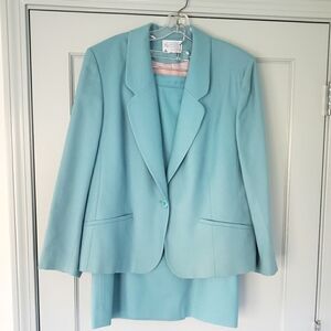 Womens size 16W Pendleton 100% Virgin Wool 2 piece Suit, made in USA